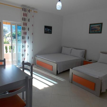 Guest House Vila Bega Sarandë 外观 照片