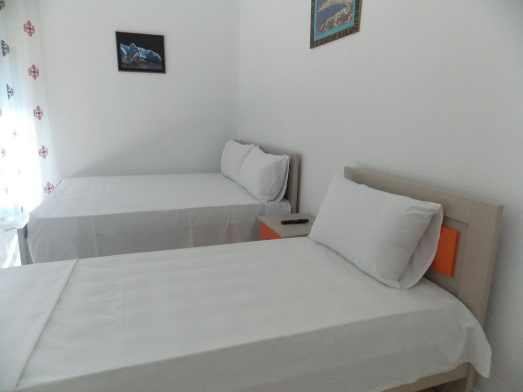 Guest House Vila Bega Sarandë 外观 照片