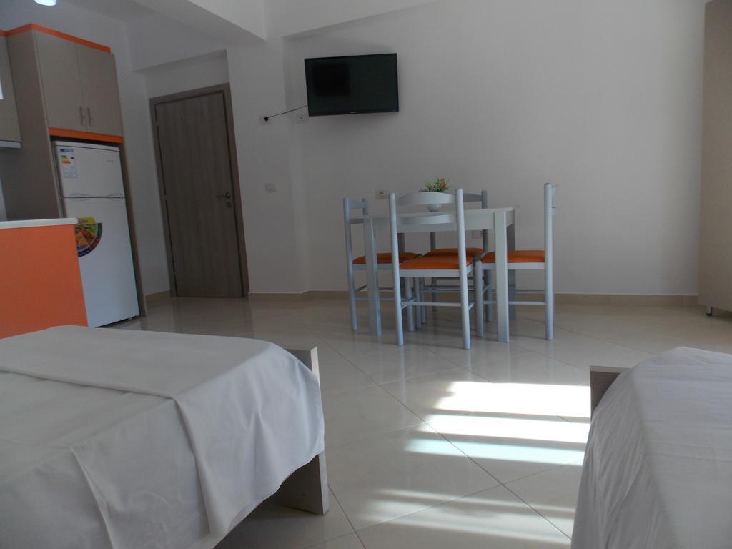 Guest House Vila Bega Sarandë 外观 照片