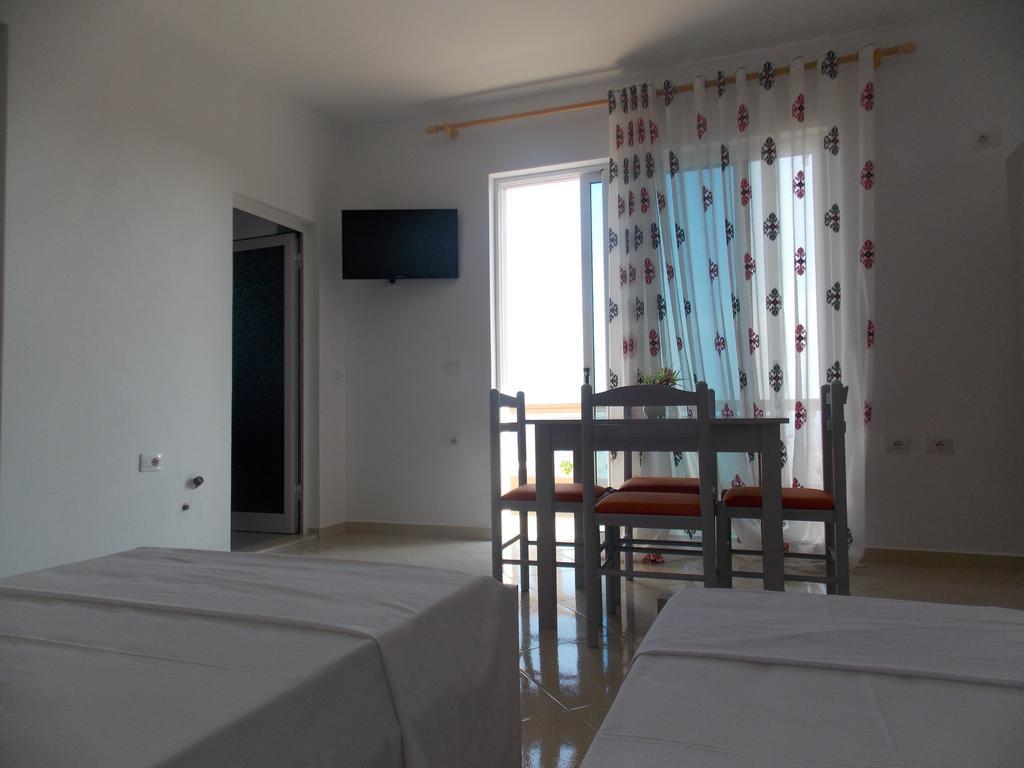 Guest House Vila Bega Sarandë 外观 照片