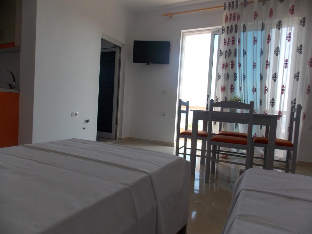 Guest House Vila Bega Sarandë 外观 照片