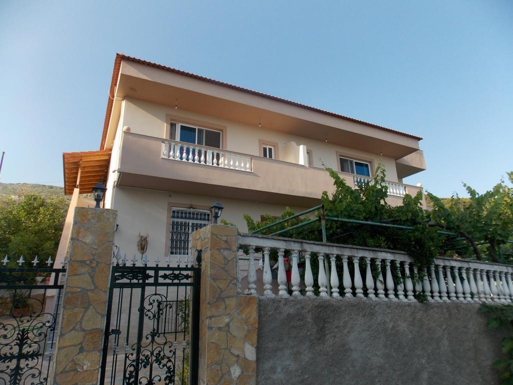 Guest House Vila Bega Sarandë 外观 照片