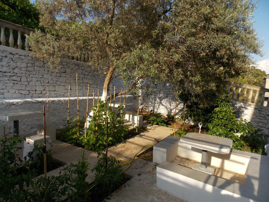 Guest House Vila Bega Sarandë 外观 照片