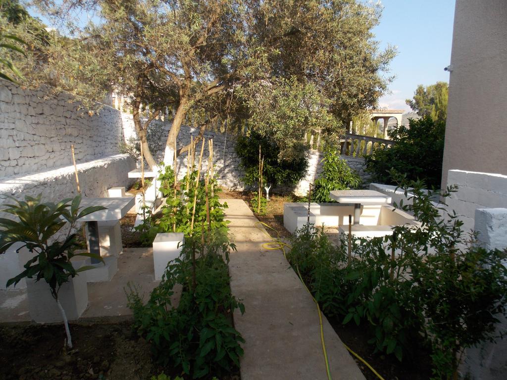 Guest House Vila Bega Sarandë 外观 照片