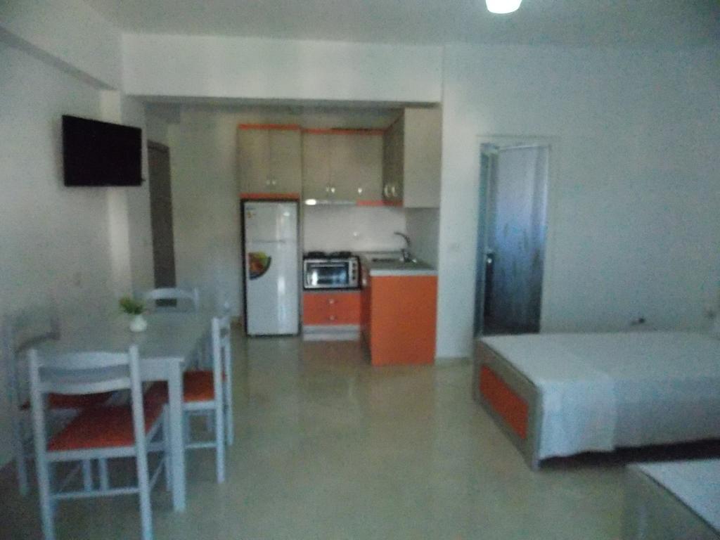 Guest House Vila Bega Sarandë 外观 照片