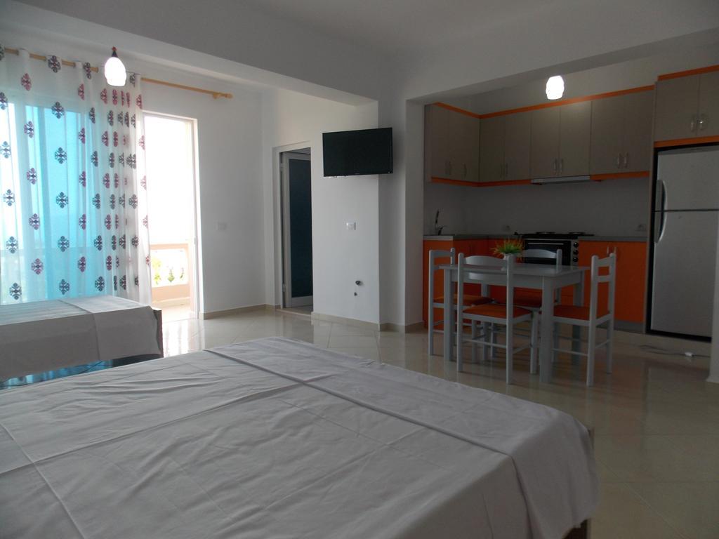 Guest House Vila Bega Sarandë 外观 照片