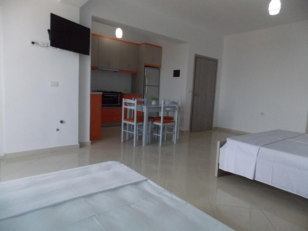 Guest House Vila Bega Sarandë 外观 照片
