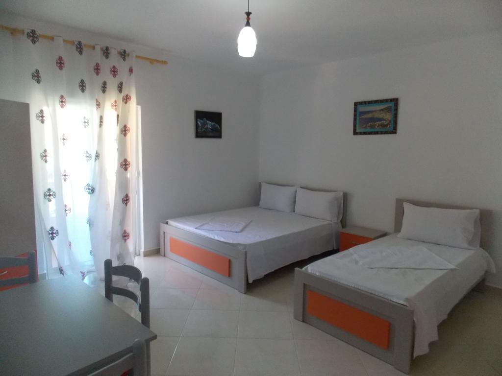 Guest House Vila Bega Sarandë 外观 照片