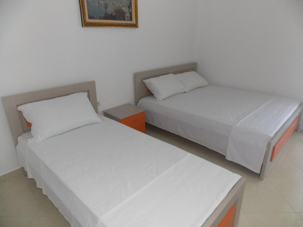 Guest House Vila Bega Sarandë 外观 照片