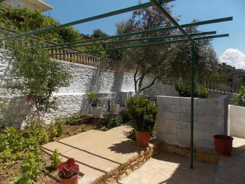 Guest House Vila Bega Sarandë 外观 照片